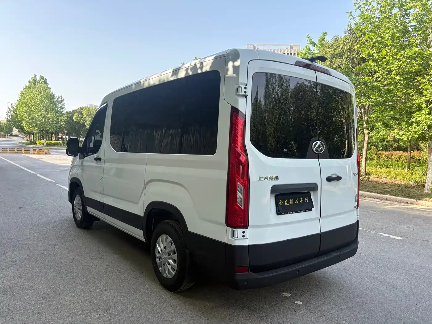 SAIC Maxus Xintu V90 2020 2.0T Manual YunJie Edition FWD Single Rear Tire Short Wheelbase Medium Roof 6-seater фото 6