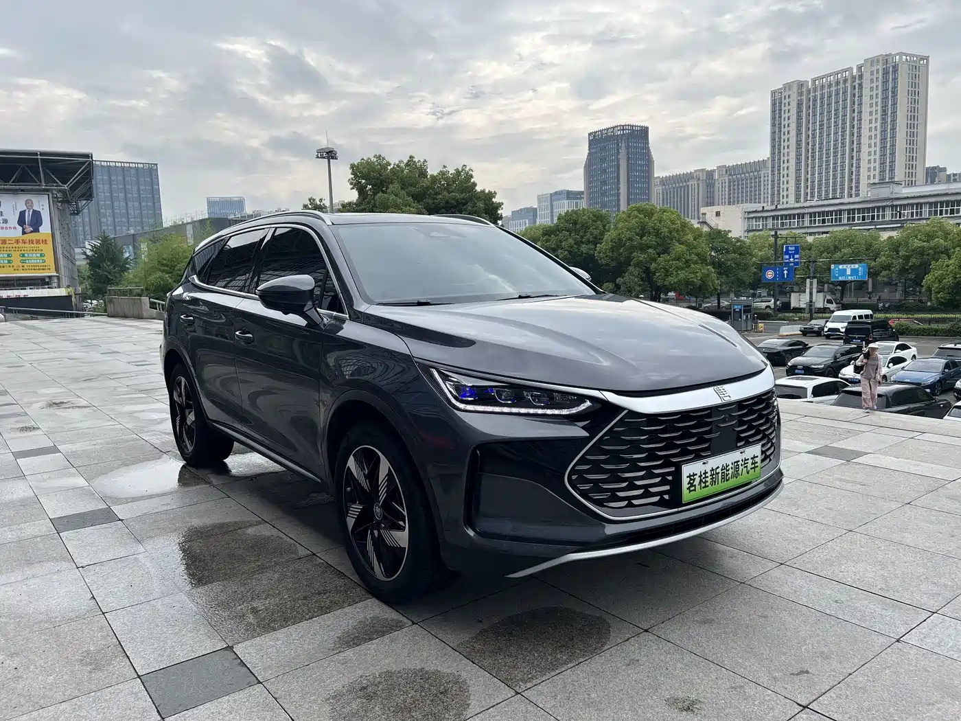 BYD Tang New Energy 2024 DM-i Glory Edition 112KM Deluxe фото 3