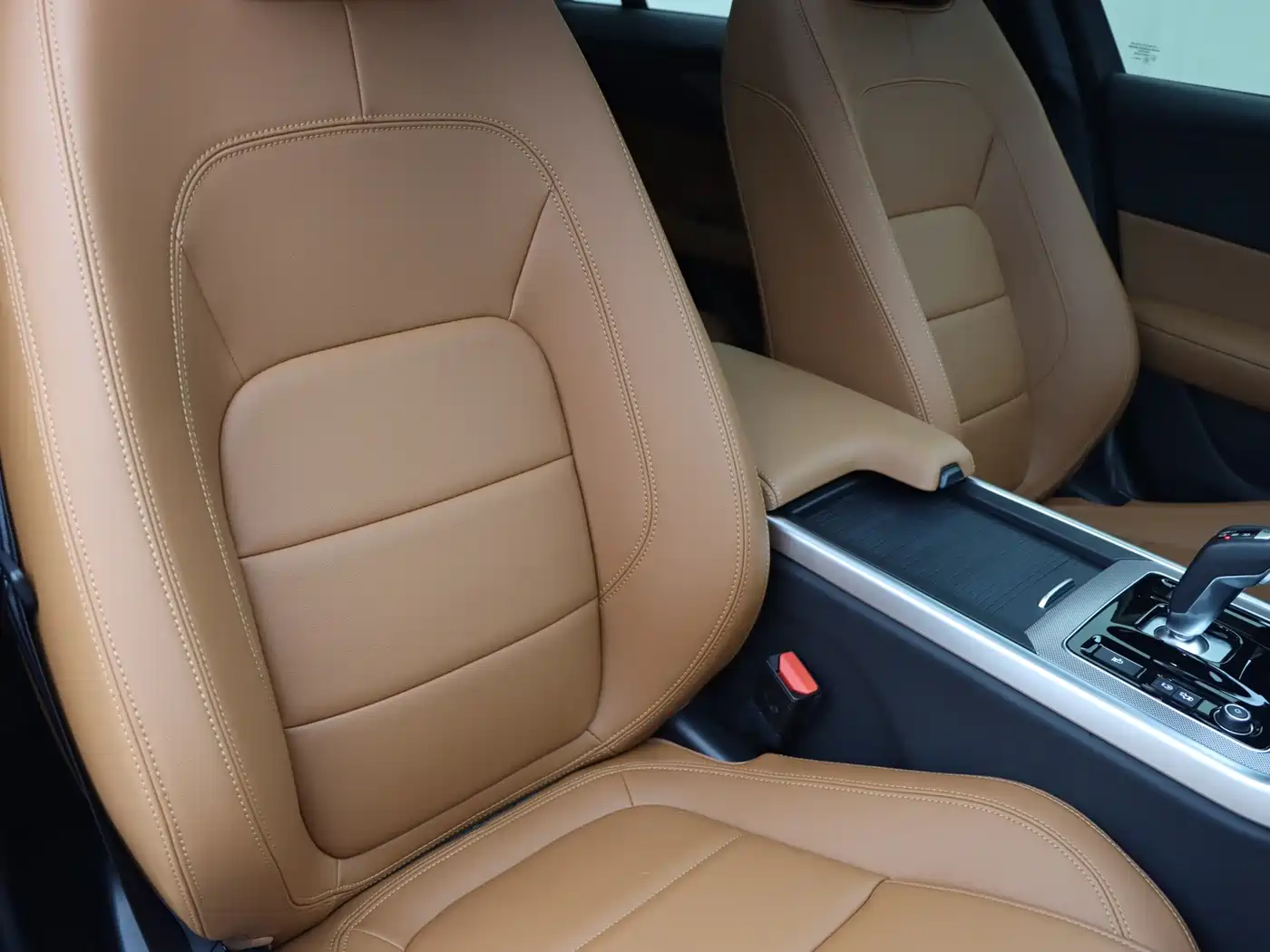 Jaguar XEL 2025 2025 2.0T 250PS R-DYNAMIC 90th Anniversary Edition