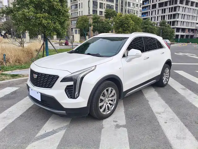 CADILLAC XT4