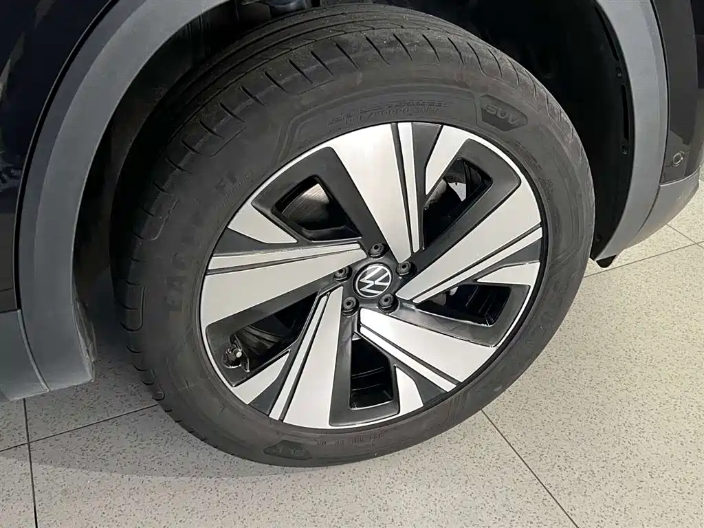 Volkswagen Teramont 2024 380TSI 4WD Dragon Glory Edition фото 8