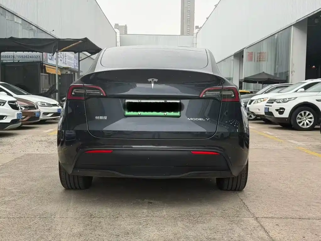 Фото 4 - Tesla Model Y