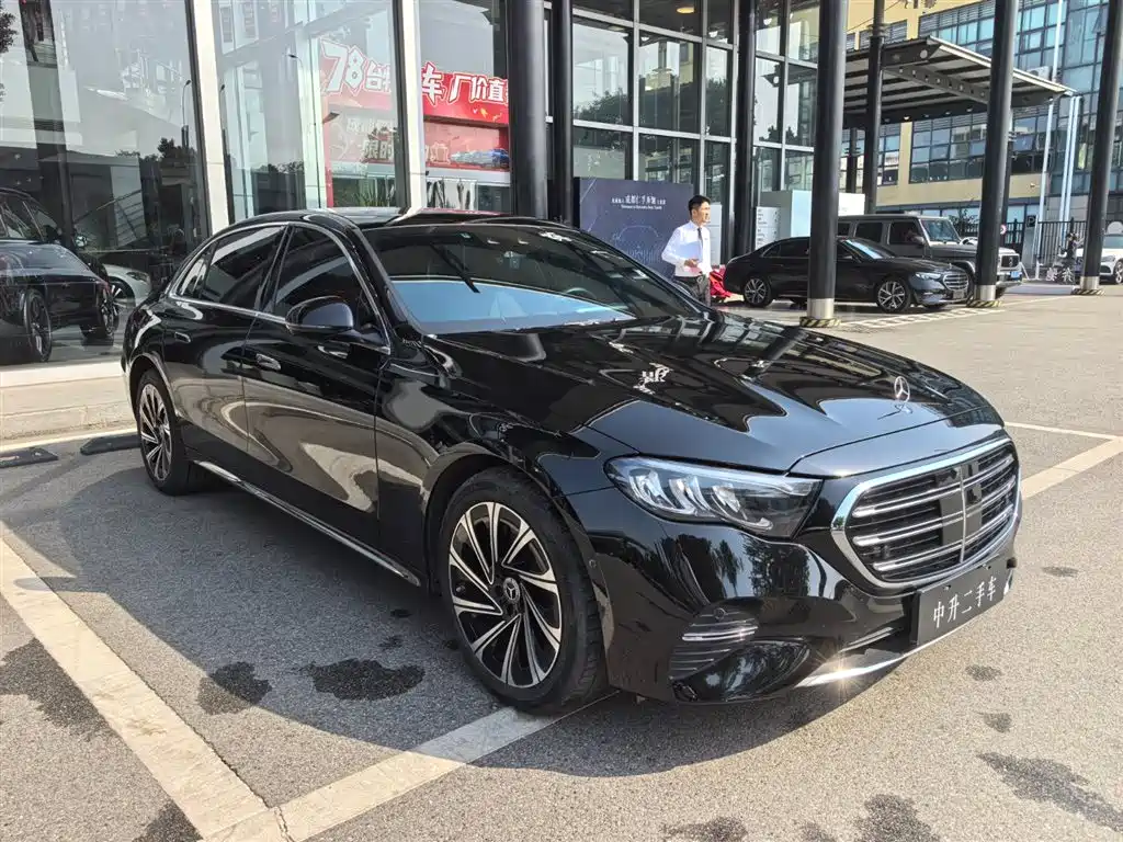 Mercedes-Benz E-Class 2024 Model E 300 L Luxury фото 3