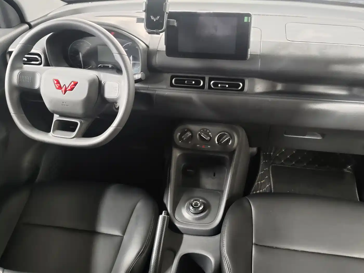 Фото 3 - Wuling Motors Wuling Hongguang New Energy