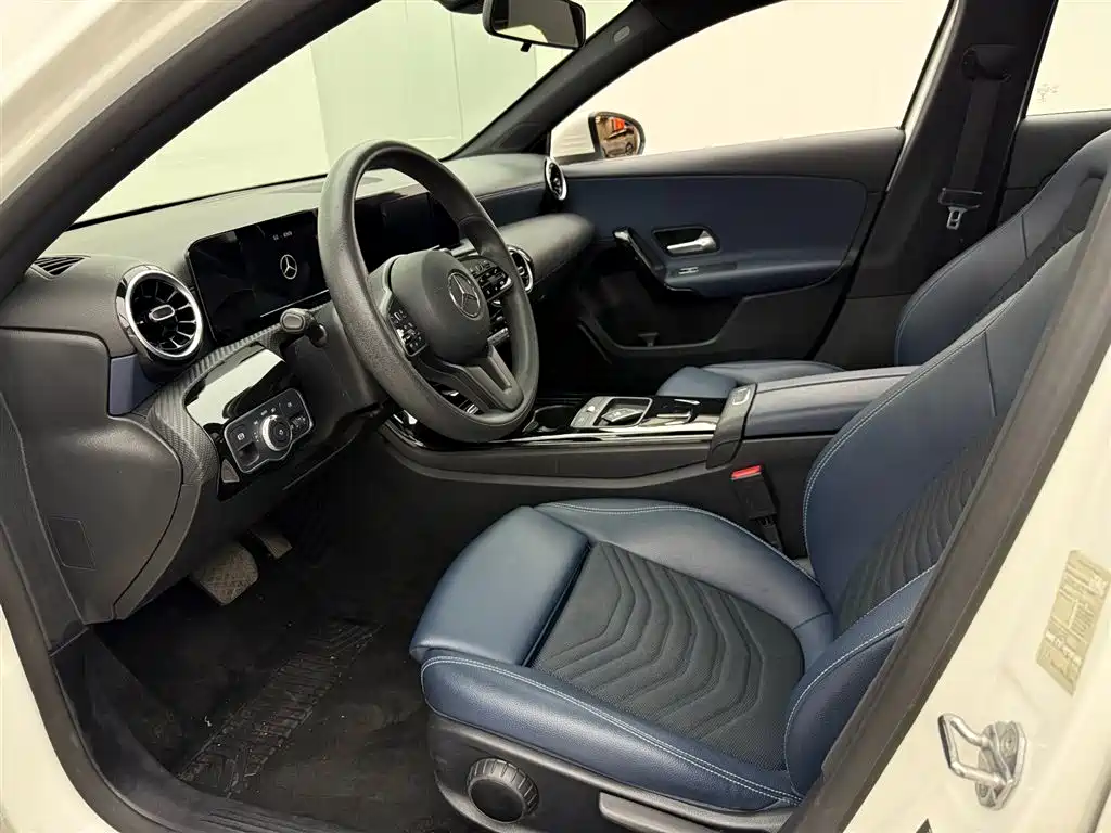Mercedes-Benz A-Class 2021 A 180 L фото 13