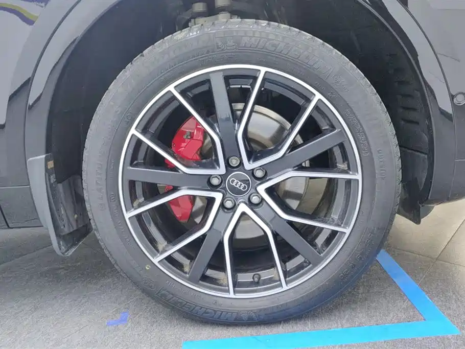 Audi Q5L 2024 Model 45 TFSI Luxury Dynamic фото 6