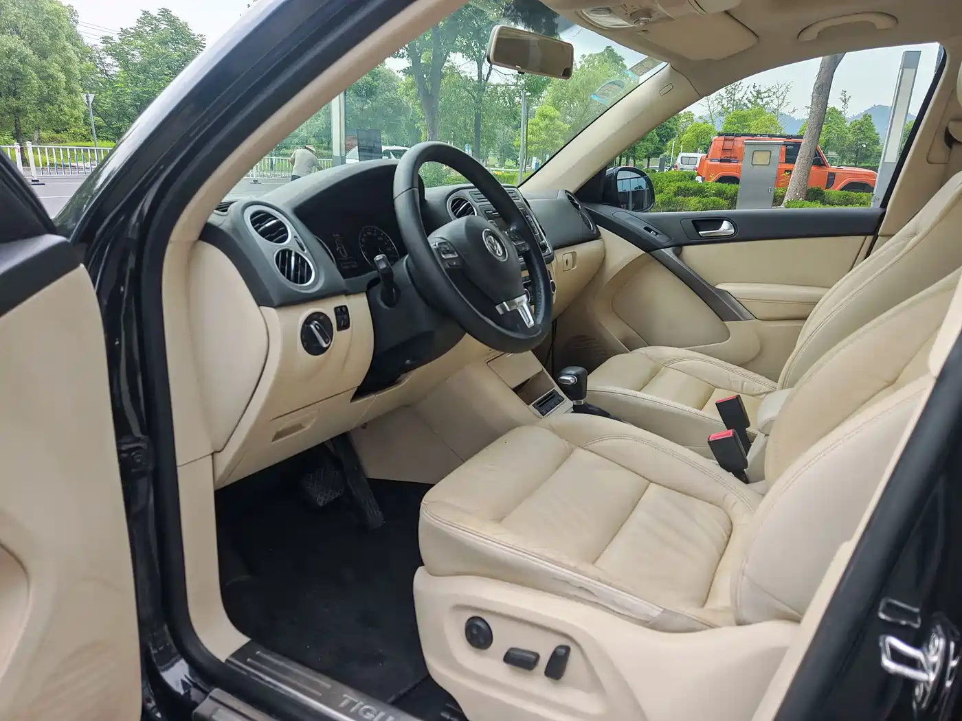 Volkswagen Tiguan 2010 1.8TSI Automatic 4WD Elite фото 11