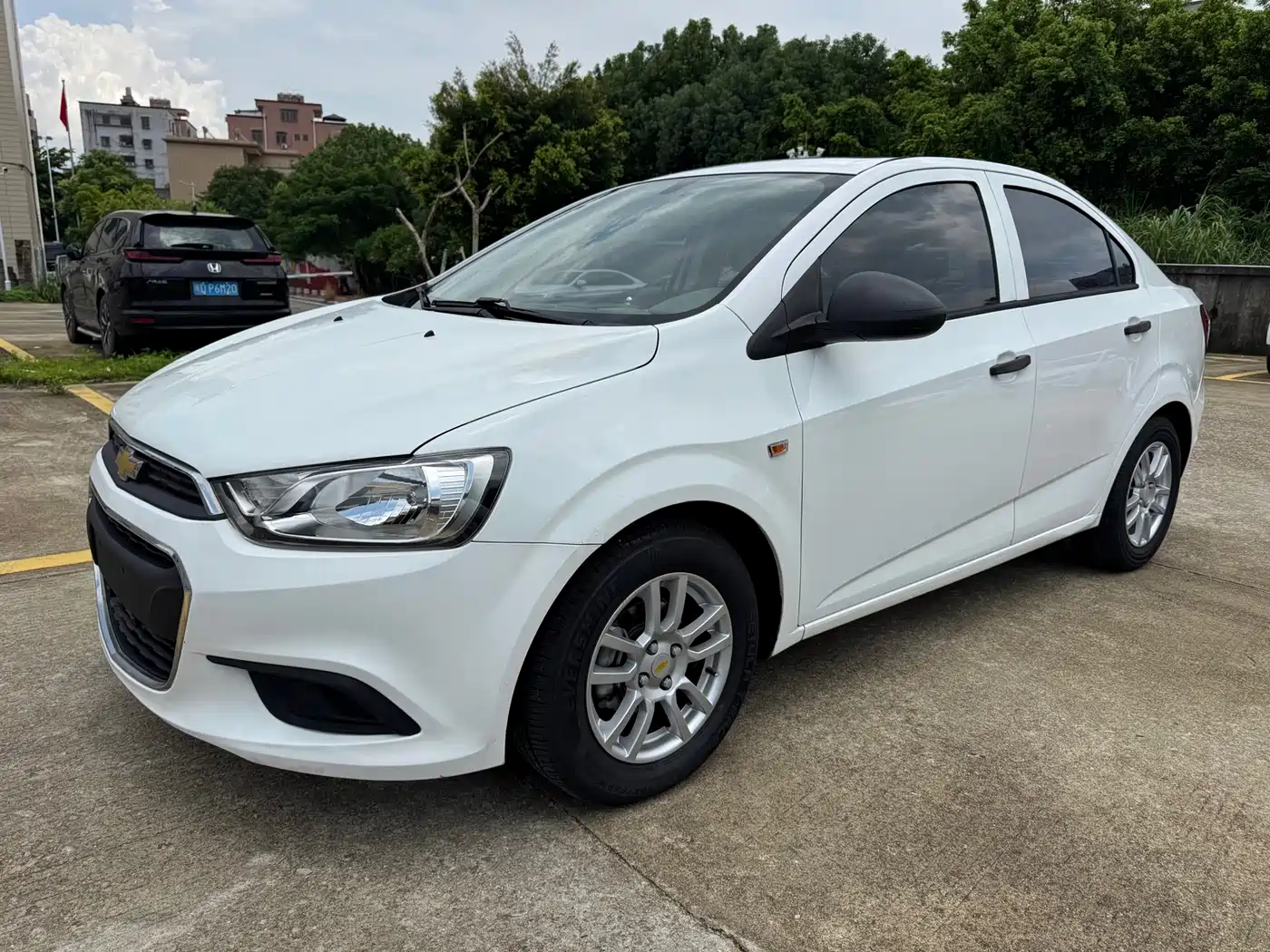 Chevrolet Aveo 2014 2014 Sedan 1.4SL AT Fashion Sunroof Edition
