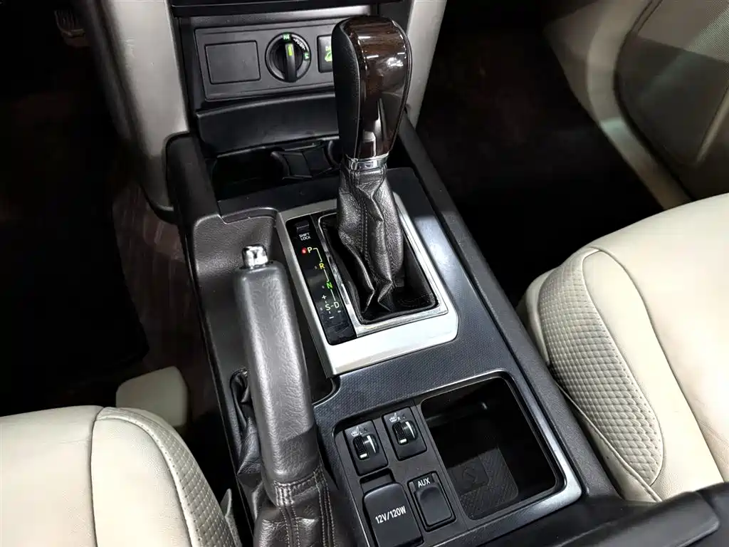 Toyota Prado 2010 4.0L Automatic TX-L фото 18
