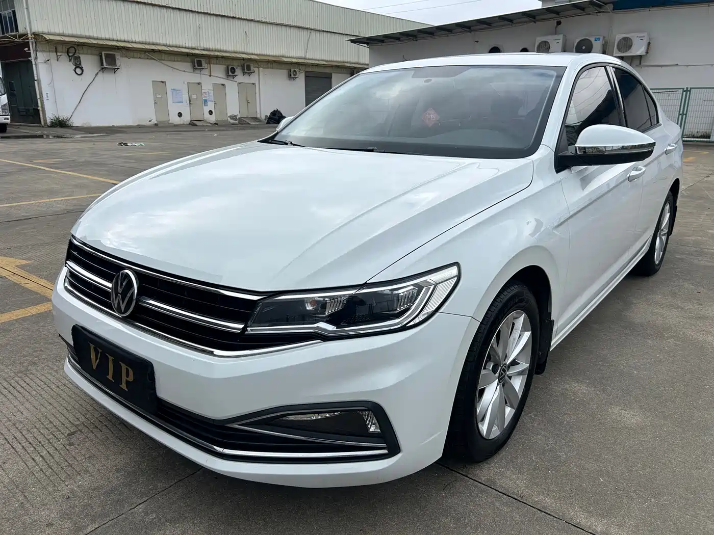 VOLKSWAGEN BORA