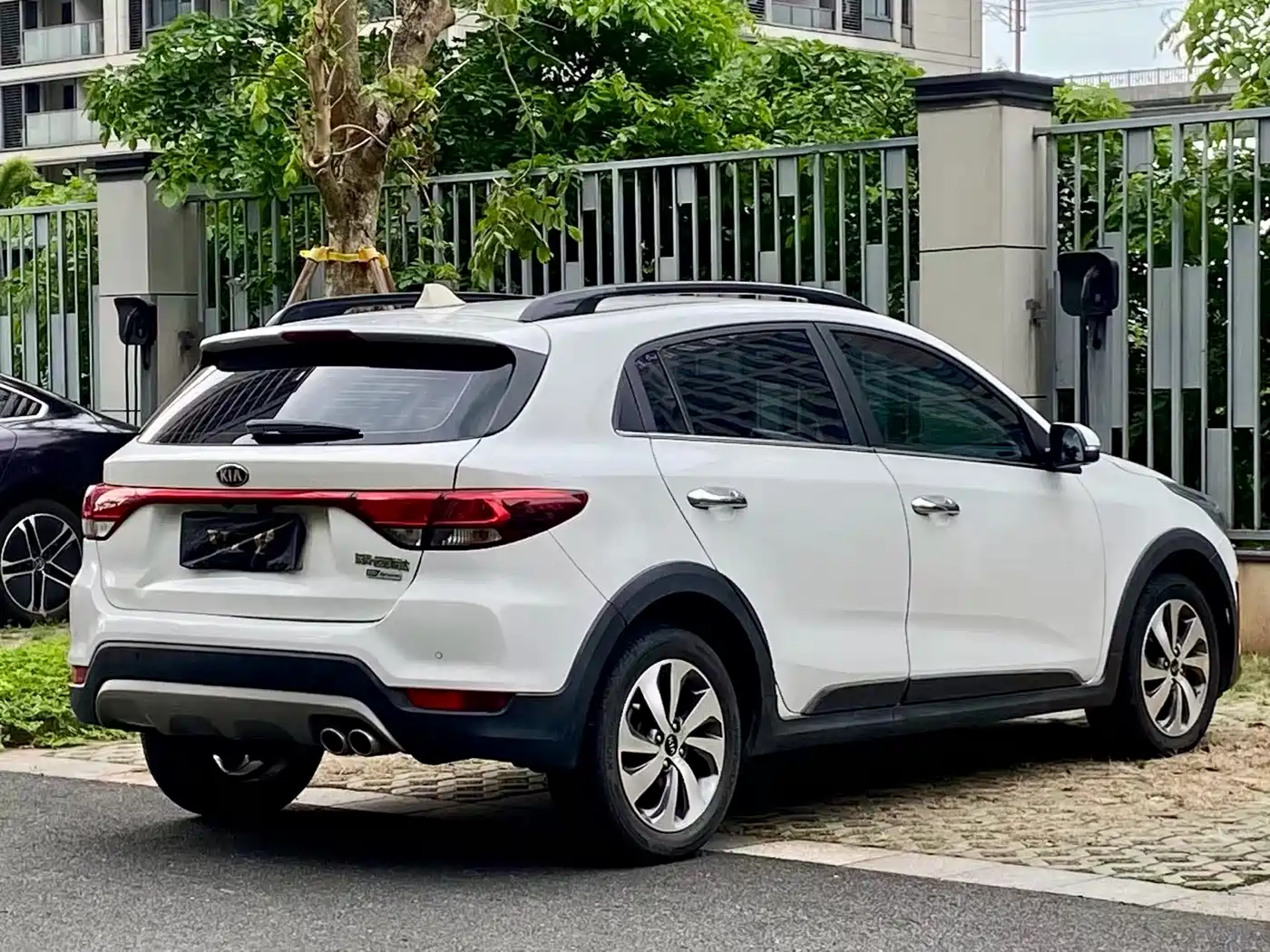 Kia KX CROSS 2018 1.6L Automatic Smart Sunroof Edition фото 9