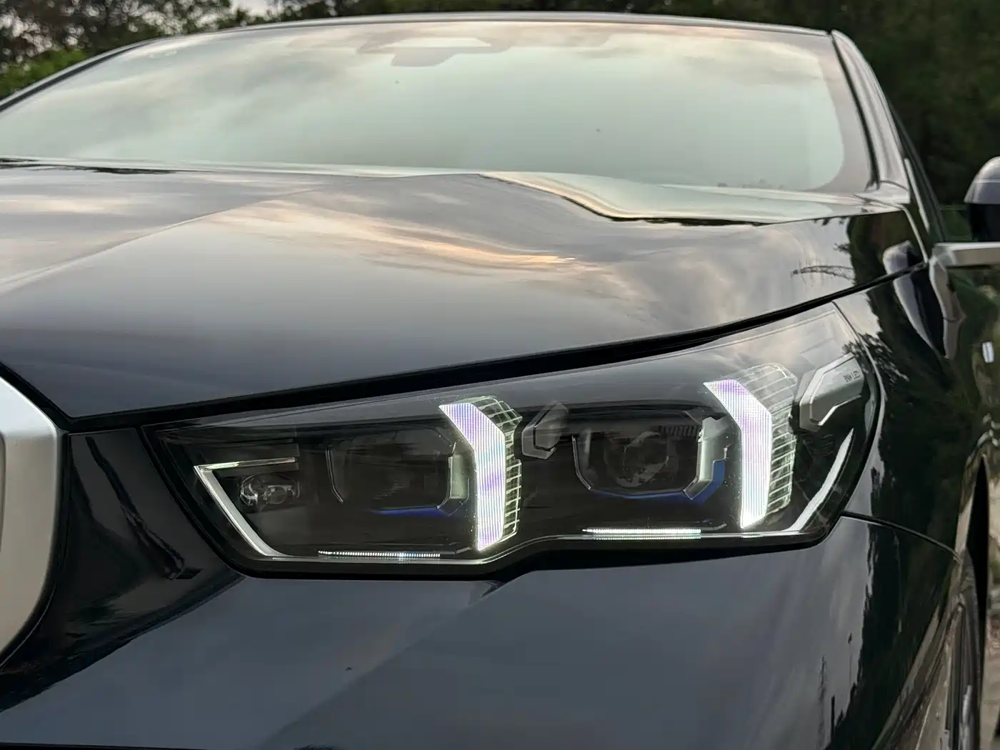 BMW 5 Series 2025 530Li Premium M Sport Package фото 4