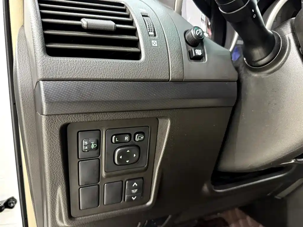 Toyota Prado 2010 4.0L Automatic TX-L фото 19