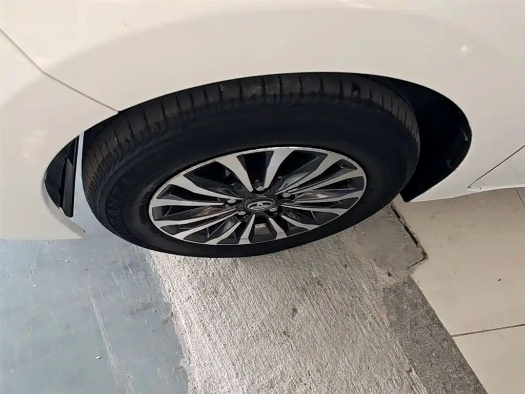 Toyota Corolla 2018 1.2T S-CVT GL Smart Edition фото 23