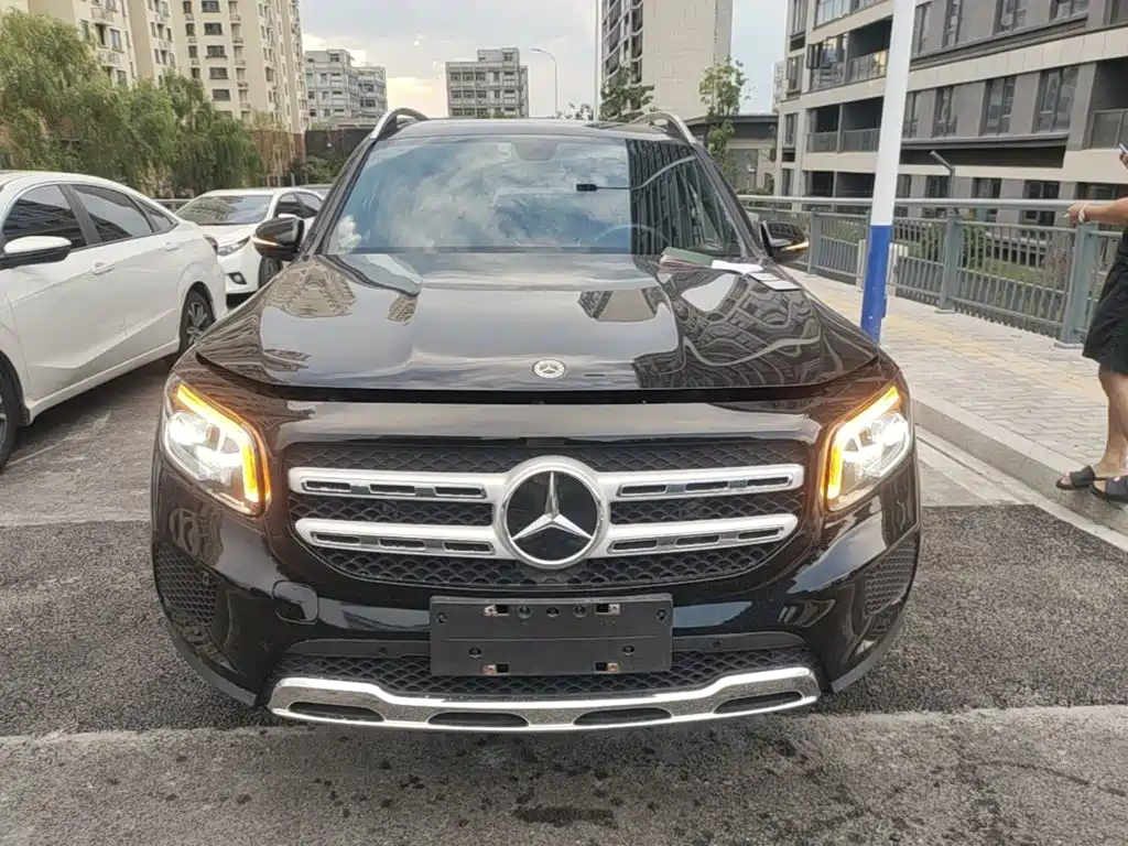 Photo 3 - Mercedes-Benz GLB