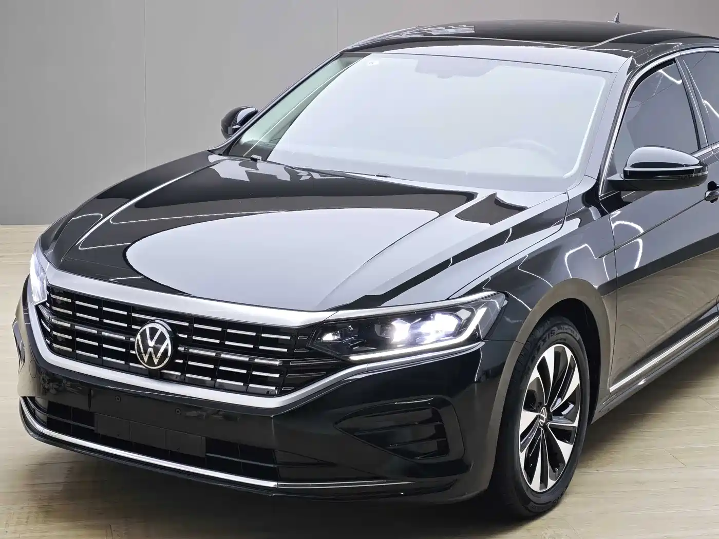 Volkswagen Passat 2023 330TSI Elite Edition фото 6