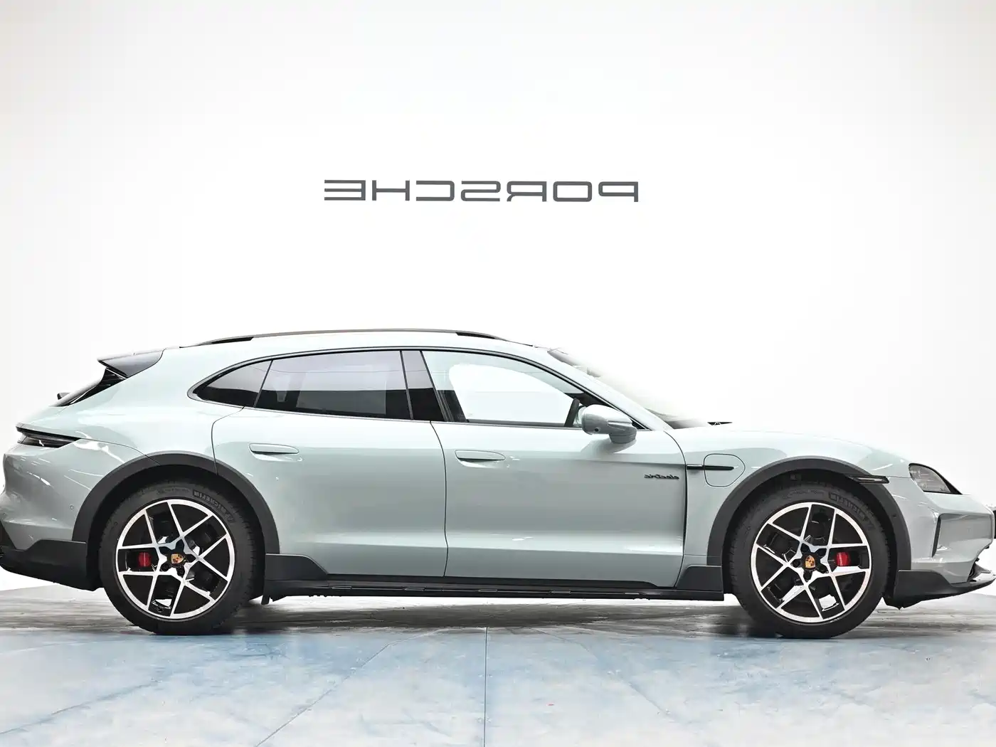 Porsche Taycan 2026 Taycan 4S Cross Turismo фото 11