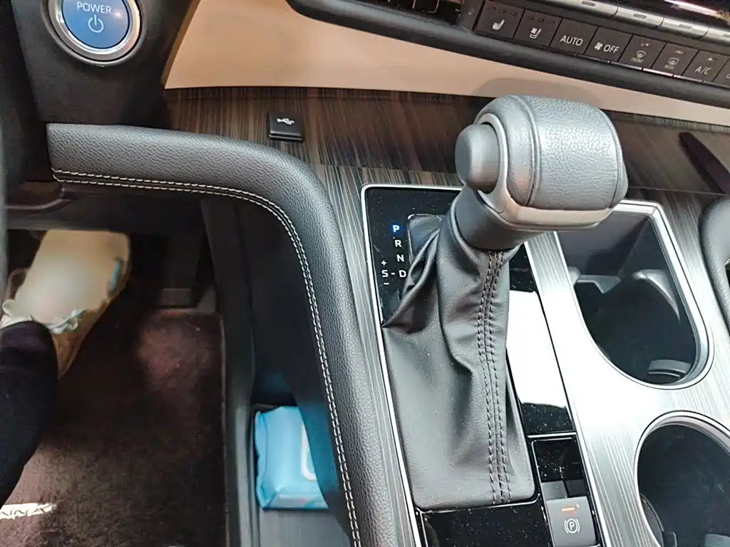 Toyota Sienna 2021 2.5L Hybrid Ultimate Edition фото 7