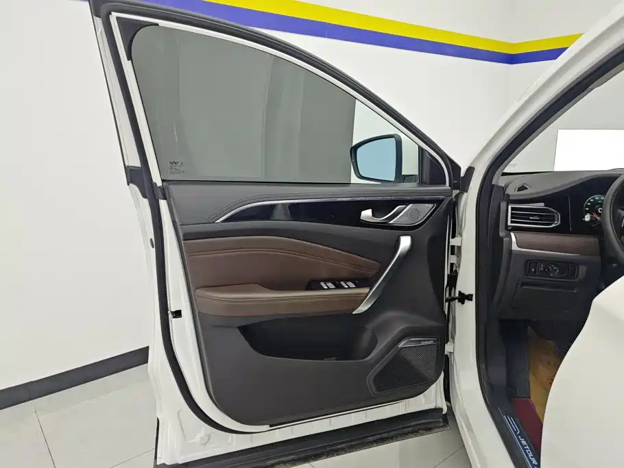Jetour X90 2022 2021 1.5T Manual Shadow Fun 7-seater
