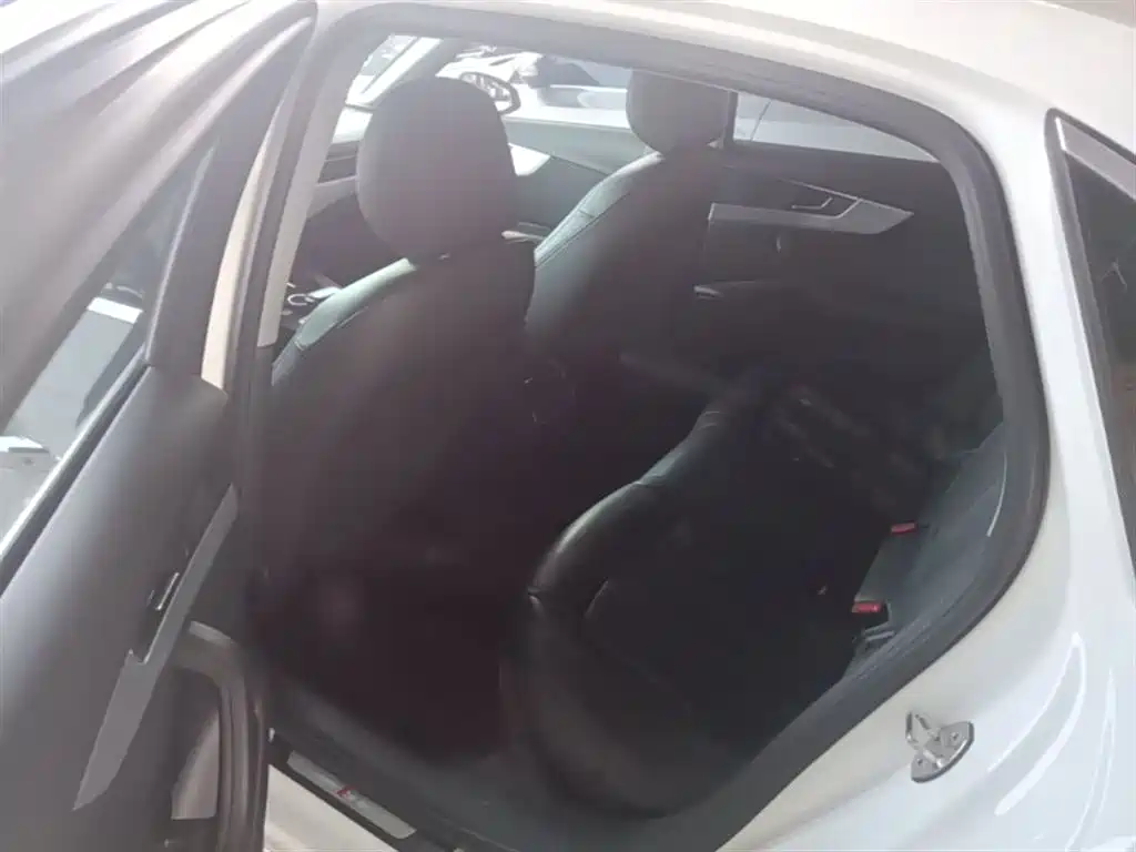 Audi A4L 2019 40 TFSI Fashion (China VI) фото 17