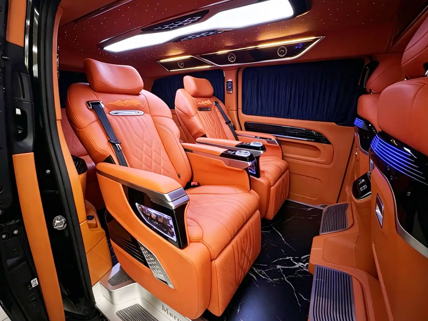 Mercedes-Benz Vito 2024 2.0T Business 7-Seater фото 6