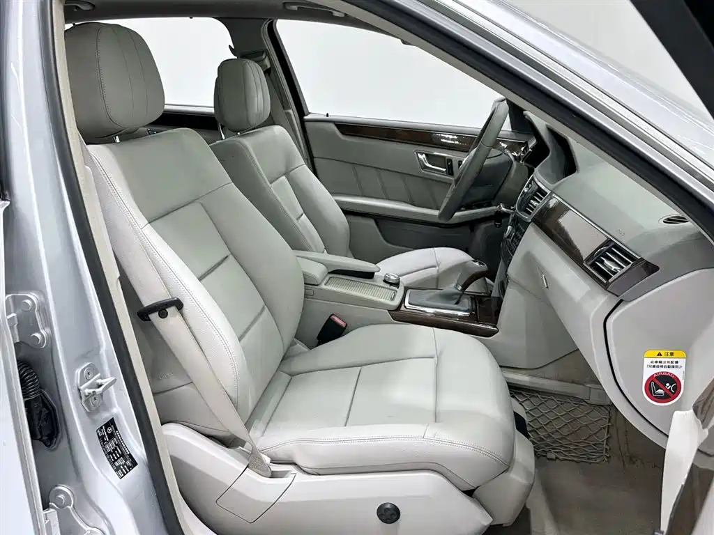Mercedes-Benz E-Class 2011 E 260 L CGI Fashion фото 8