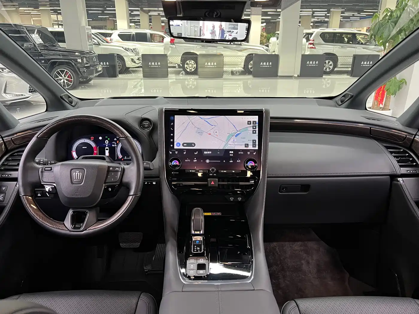 Toyota Vellfire 2024 Crown Hybrid 2.5L Executive Premium Edition фото 16