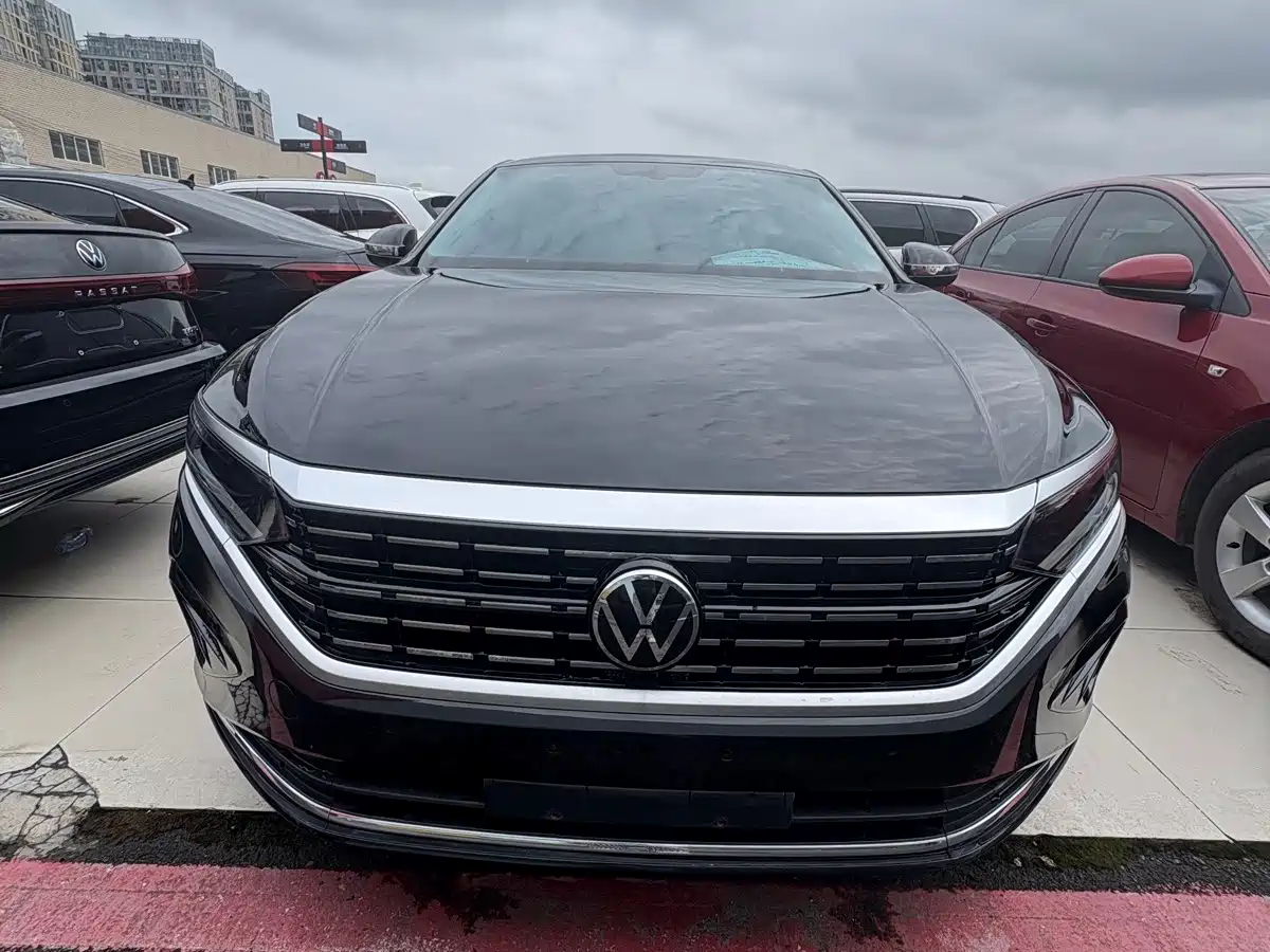 Photo 2 - Volkswagen Passat