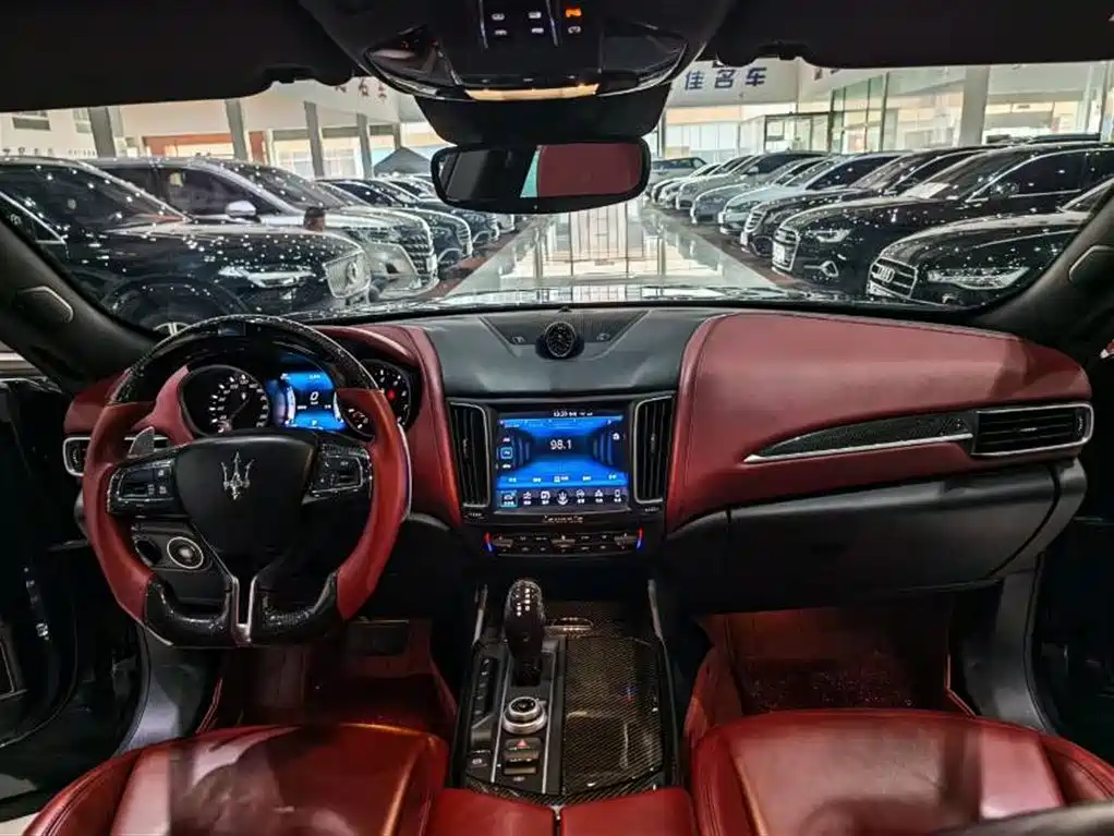 Maserati Levante 2016 3.0T Standard фото 6