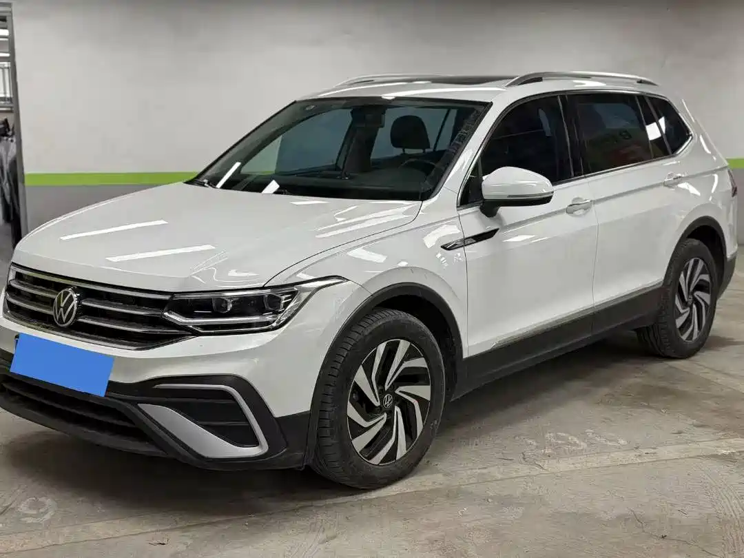 VOLKSWAGEN TIGUAN L 2023