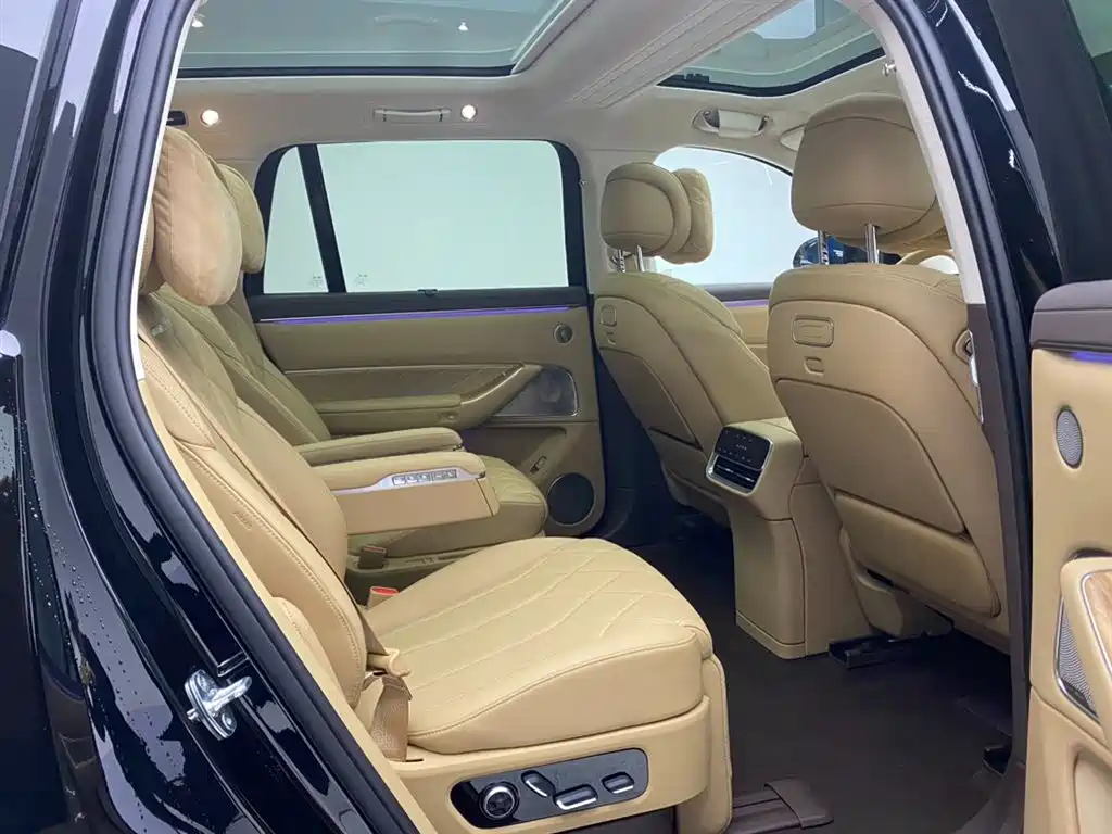 AITO Wenjie AITO M8 2025 Extended Range Ultra 53.4kWh 6-Seater фото 25