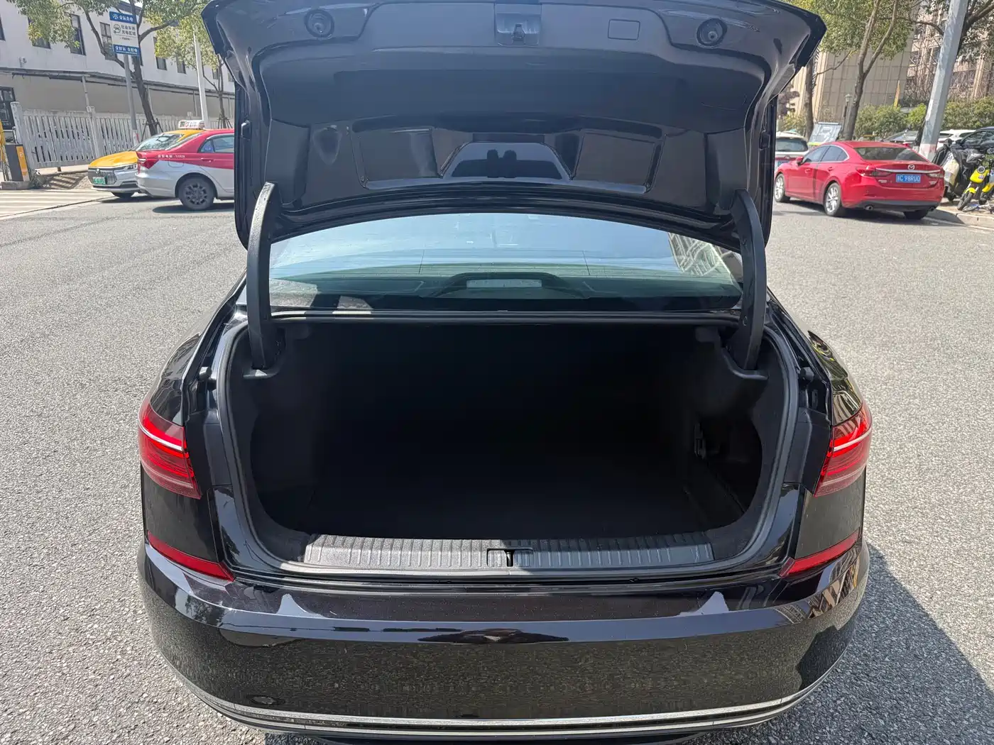 Volkswagen Passat 2024 330TSI Elite Edition фото 16