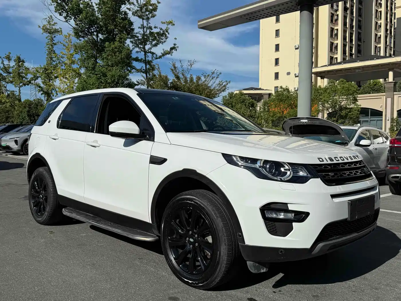 Land Rover Discovery Sport 2018 240PS SE Edition фото 3