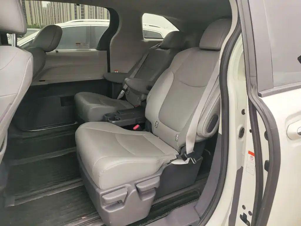 Toyota Granvia 2024 2024 2.5L Hybrid Comfort