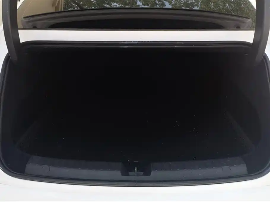 GEELY GALAXY GALAXY E8