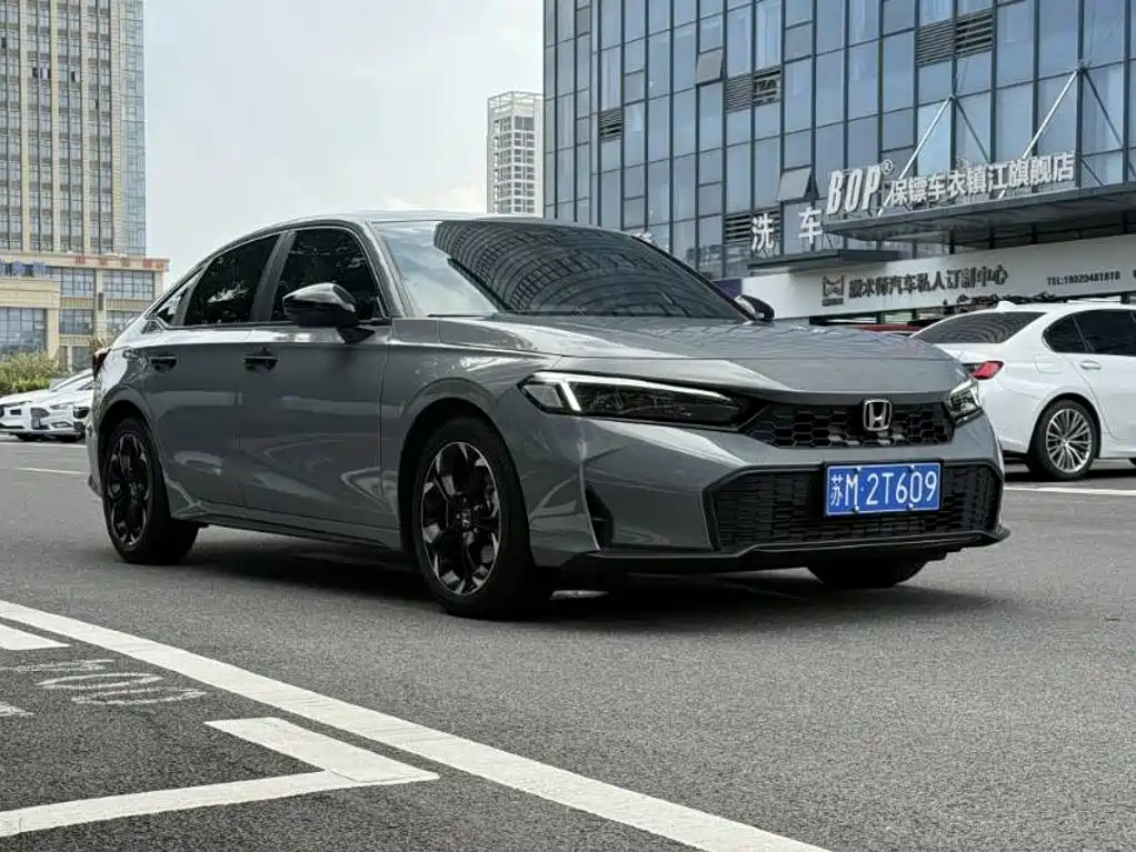 Фото 2 - Honda Civic