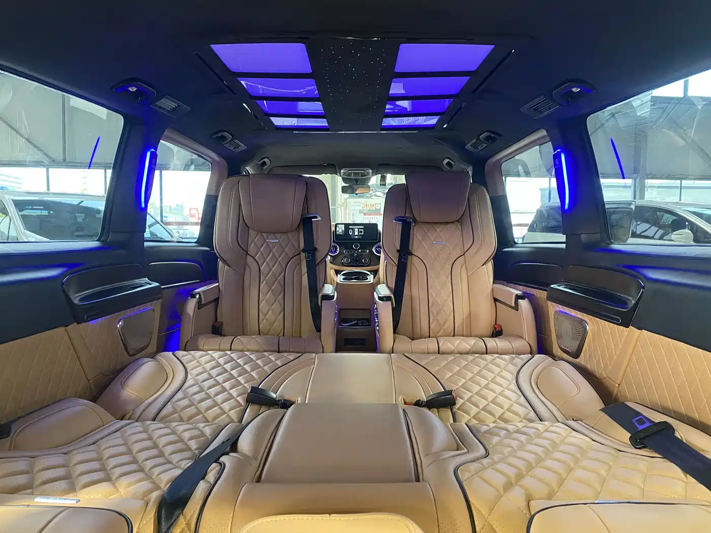 Mercedes-Benz Vito 2021 2.0T Business Edition 7-seater фото 12