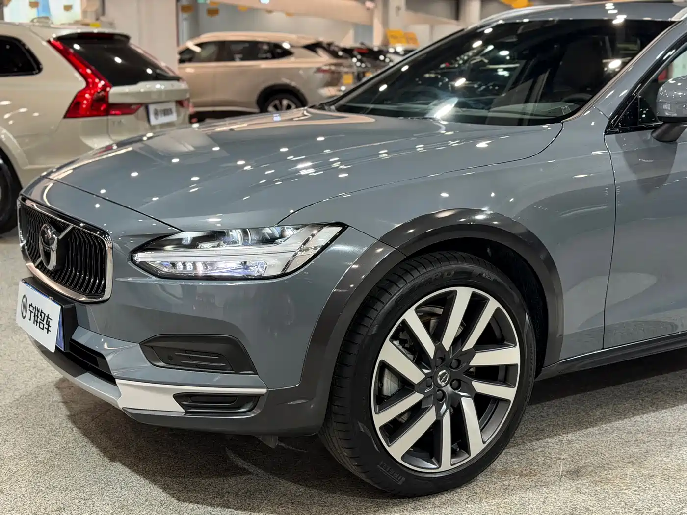 VOLVO V90