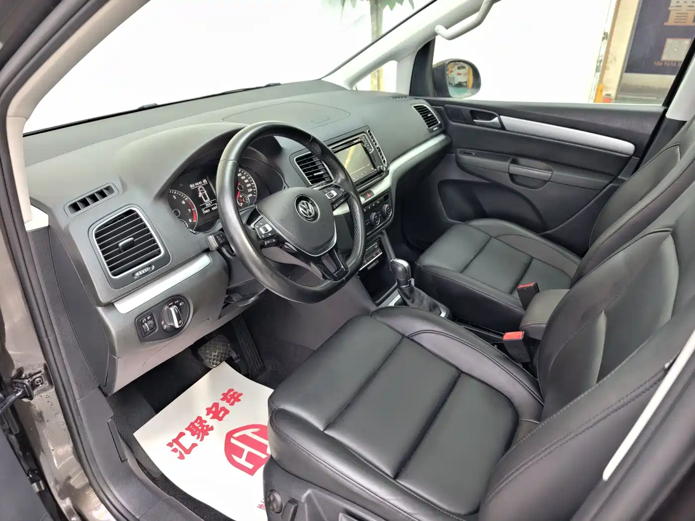 صورة 15 - Volkswagen Sharan