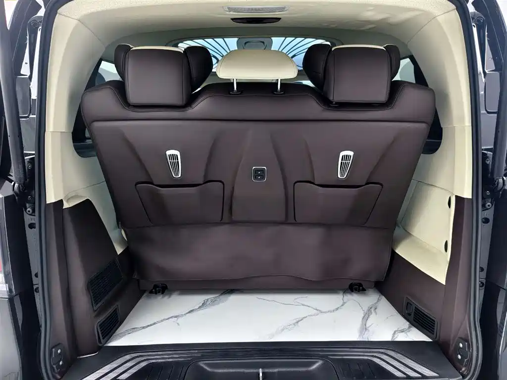 Mercedes-Benz Vito 2023 2.0T Business 7-Seater фото 25