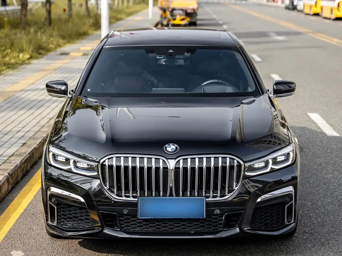 BMW 7 Series 2019 740Li Exclusive M Sport Package фото 2