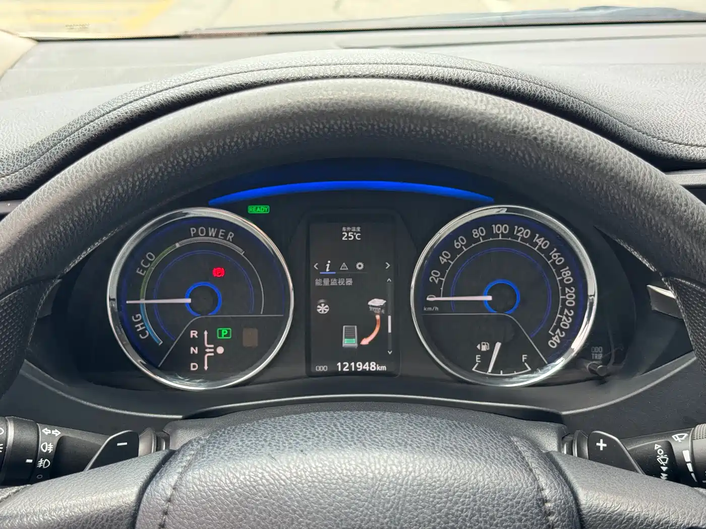 Toyota Corolla 2016 Dual Hybrid 1.8L E-CVT Pioneer Edition фото 10