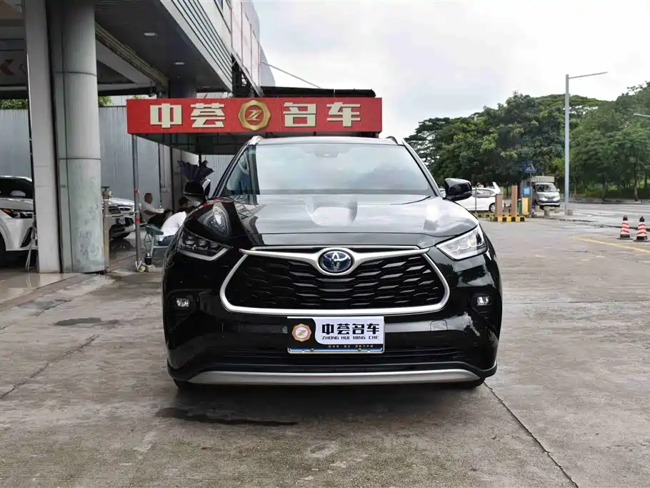 TOYOTA HIGHLANDER
