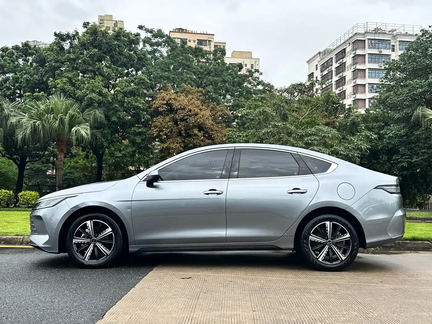BYD Destroyer 05 2023 Champion Edition DM-i 120KM Premium фото 6