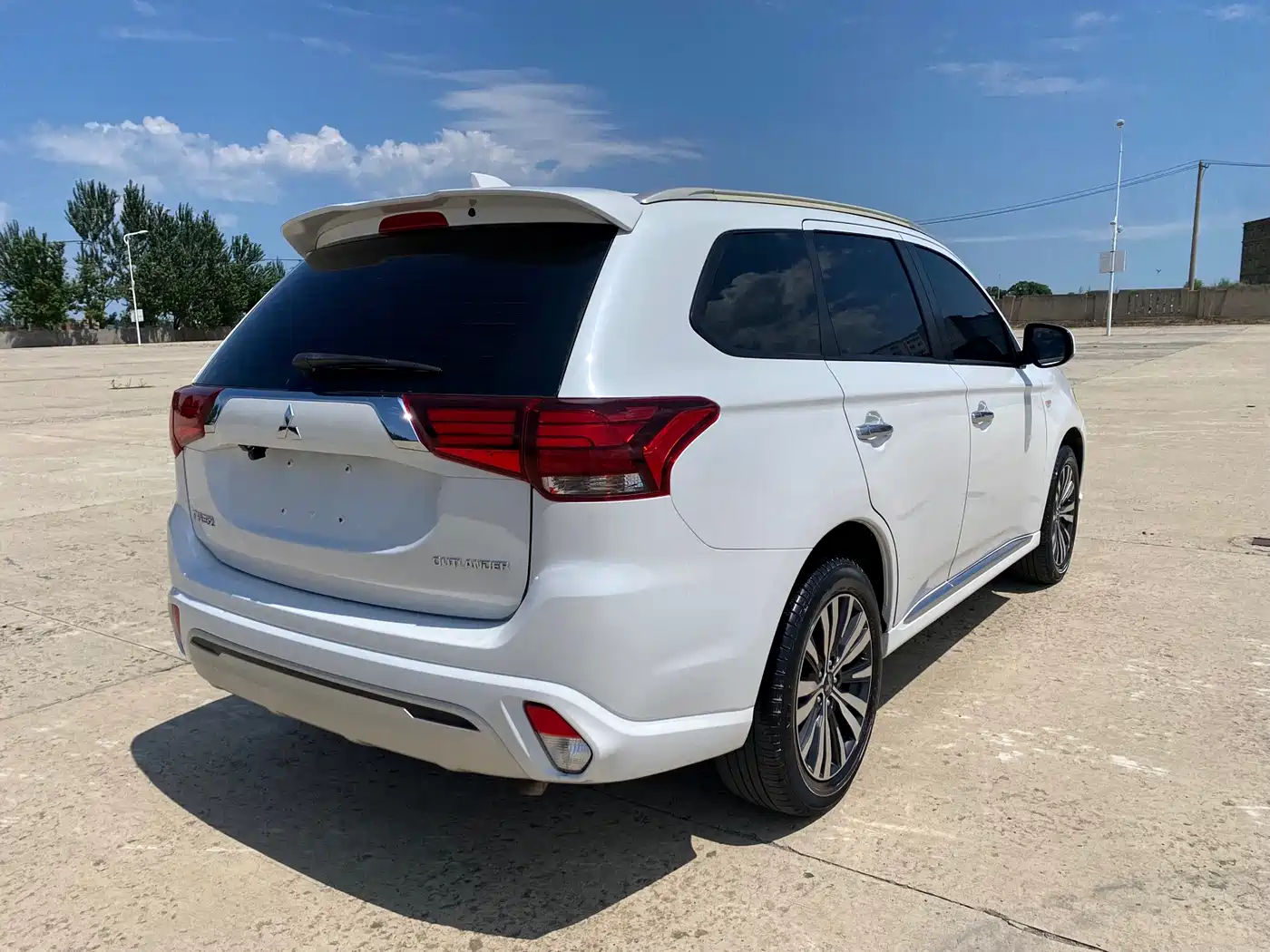 Mitsubishi Outlander 2021 2021 2.0L 2WD Smooth Ride Version 5-Seater