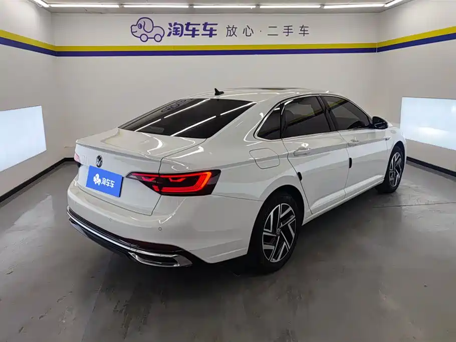 Volkswagen Sagitar 2023 Model Year 200TSI DSG Surpass Edition фото 3
