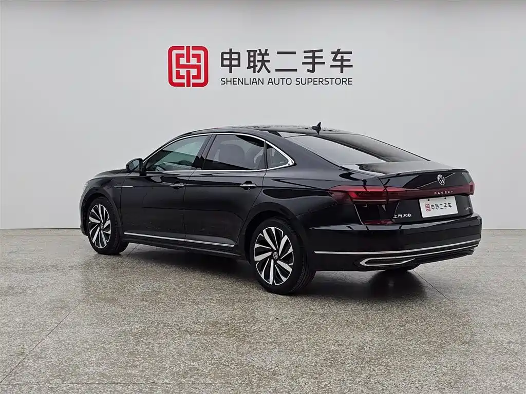 Volkswagen Passat 2022 330TSI Premium Edition фото 13