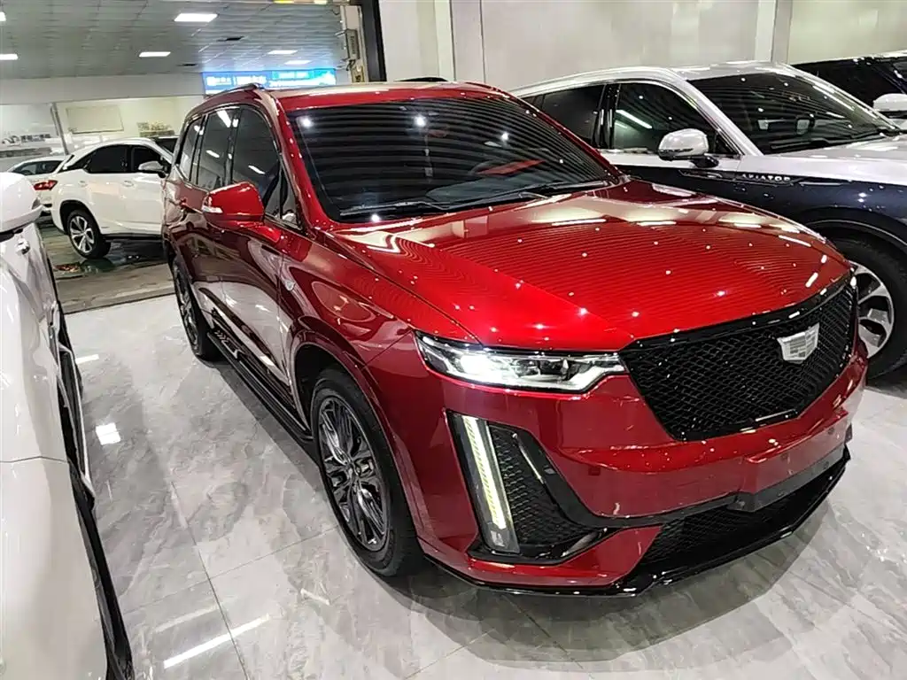 CADILLAC XT6