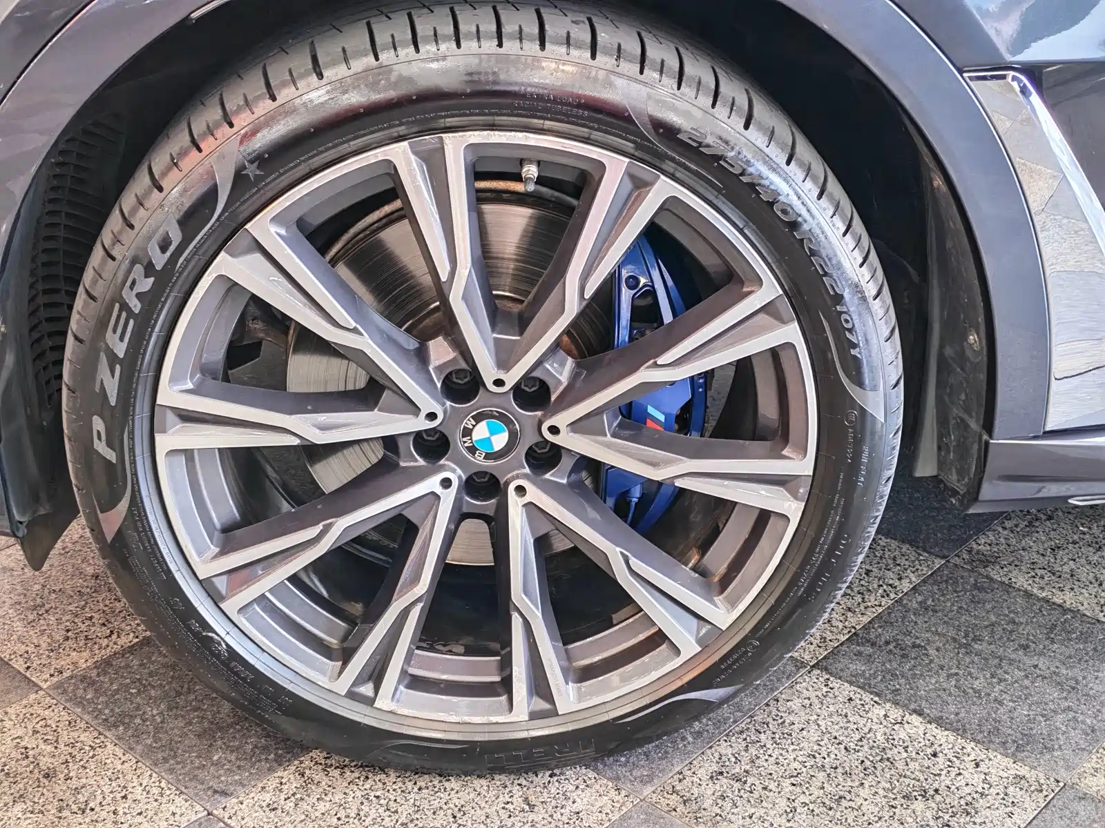 Фото 17 - BMW X7