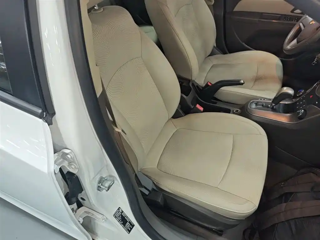 Chevrolet Cruze 2015 1.5L Classic SE AT фото 25